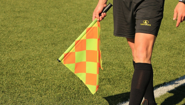 Czerwona kartka i dublet Wolnego – Ina wygrywa derby z Kłosem!