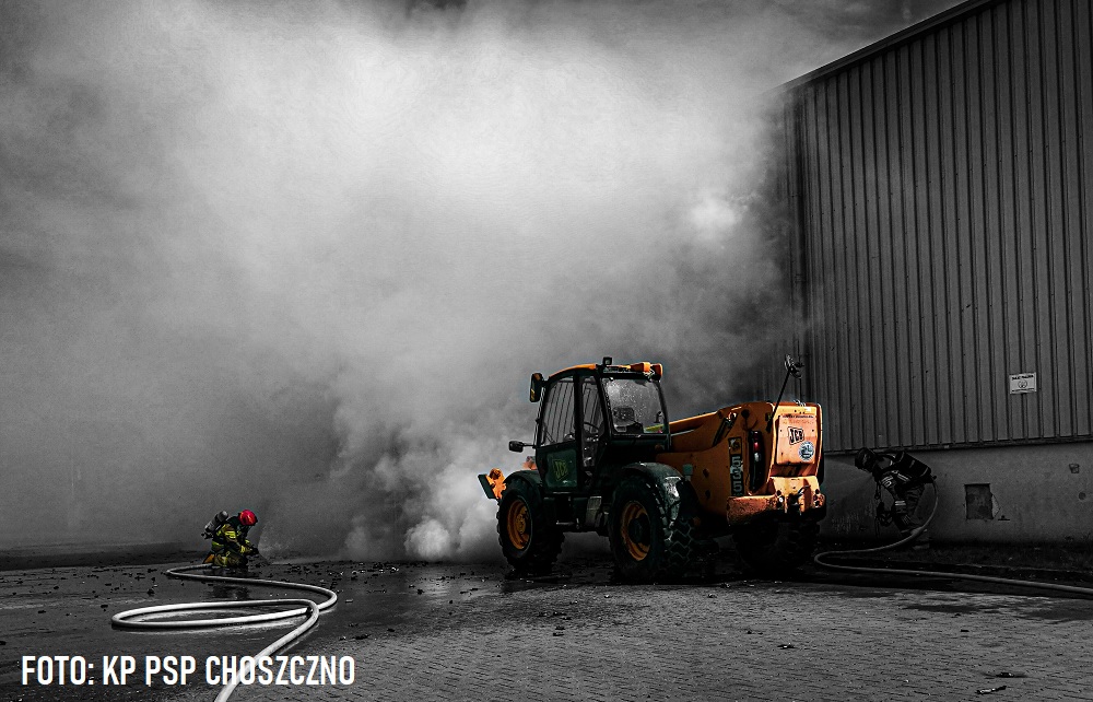Pożar na terenie zakładu produkcyjnego w Choszcznie | FOTO